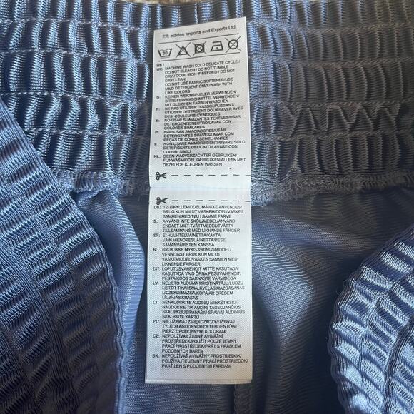 Adidas Blue / Pink Athletic Shorts Size Small (8-10) - Picture 4 of 6